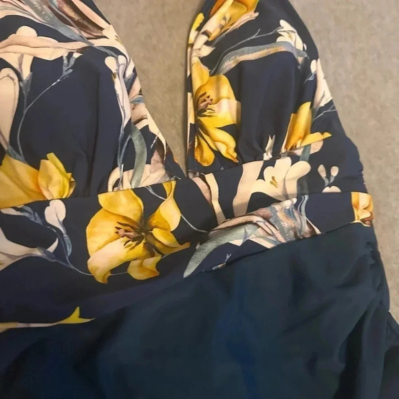 NWT CUPSHE One Piece Swimsuit Halter Backless yellow blue floral size S - Picture 2 of 4